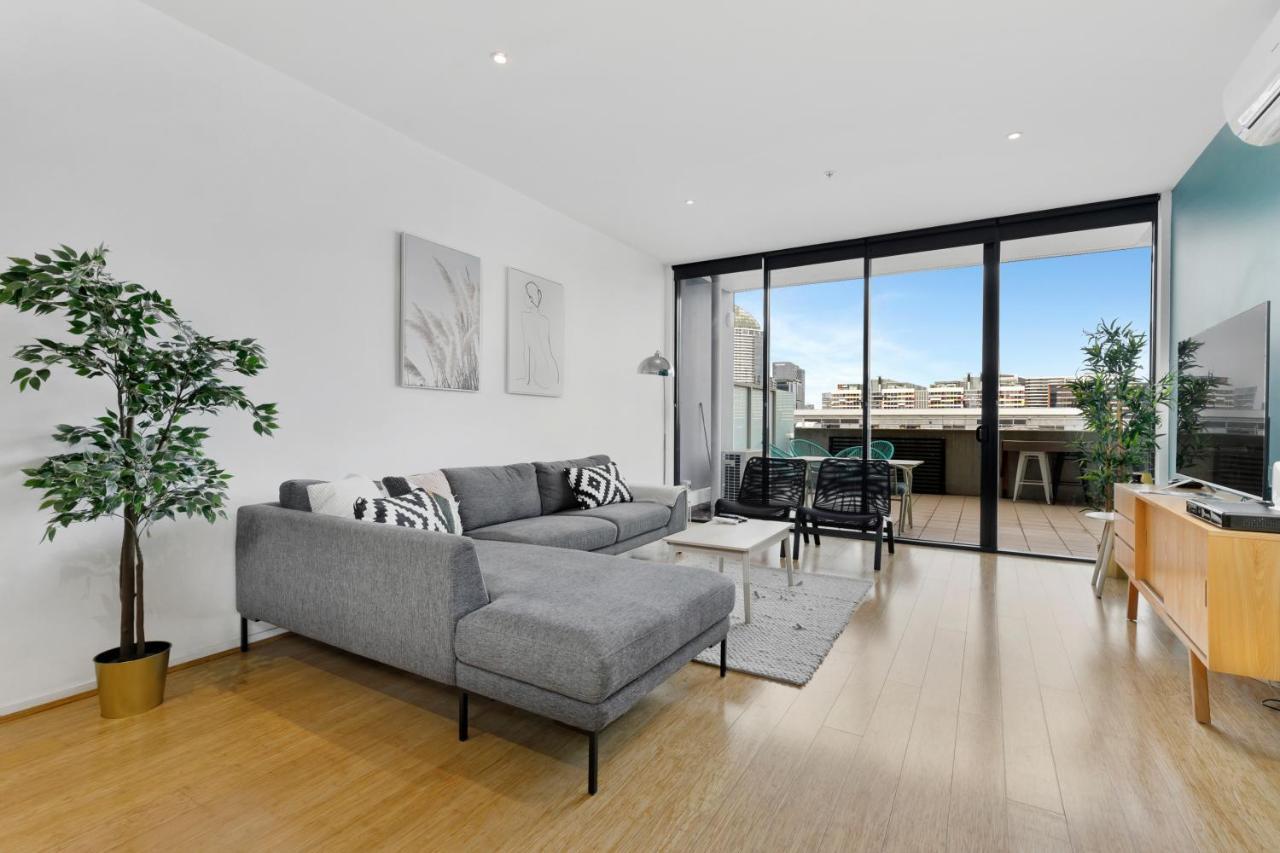 NewQuay Two-Bedroom Two-Bathroom Apartment Marina View