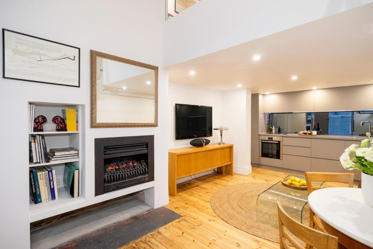 One-Bedroom Apartment,1035955858:JPEG