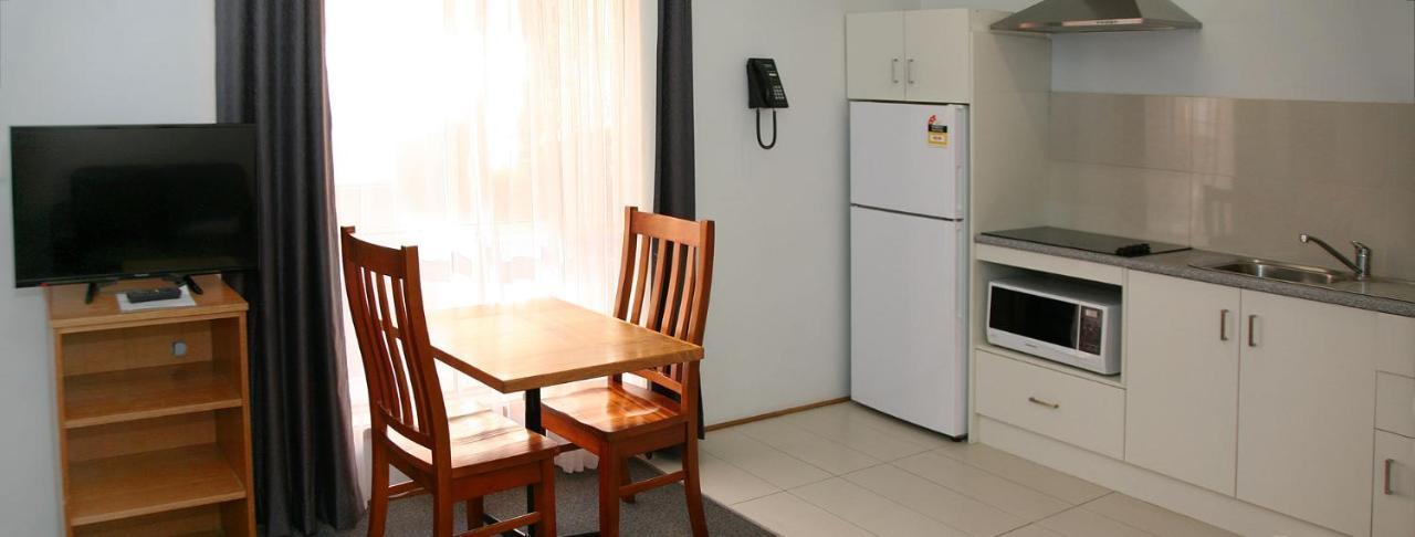 One-Bedroom Apartment,1176889750:JPEG