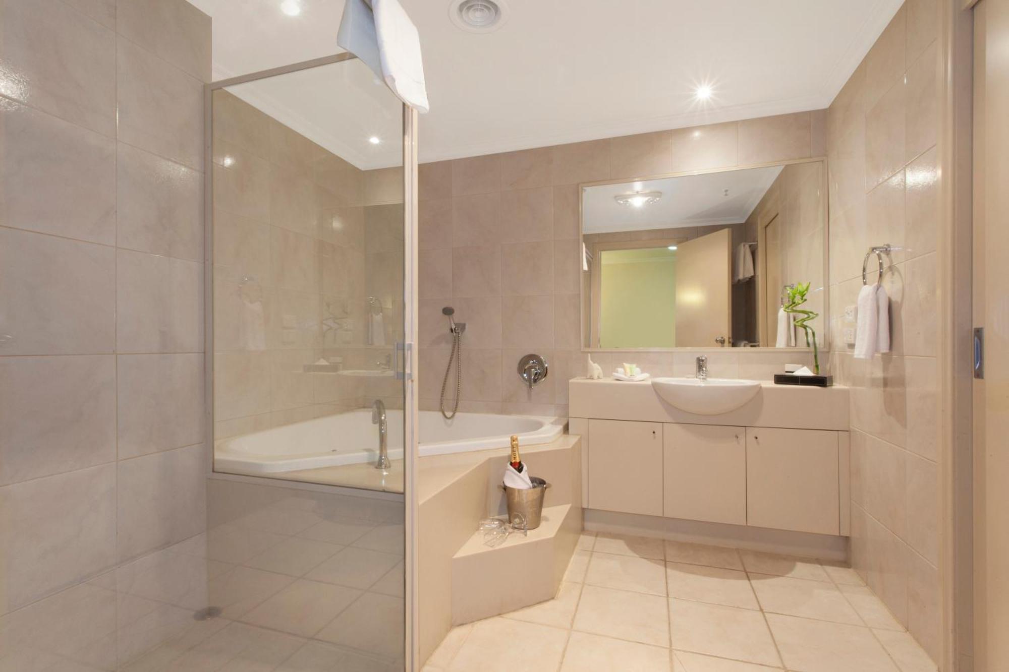 Suite Spa Bath