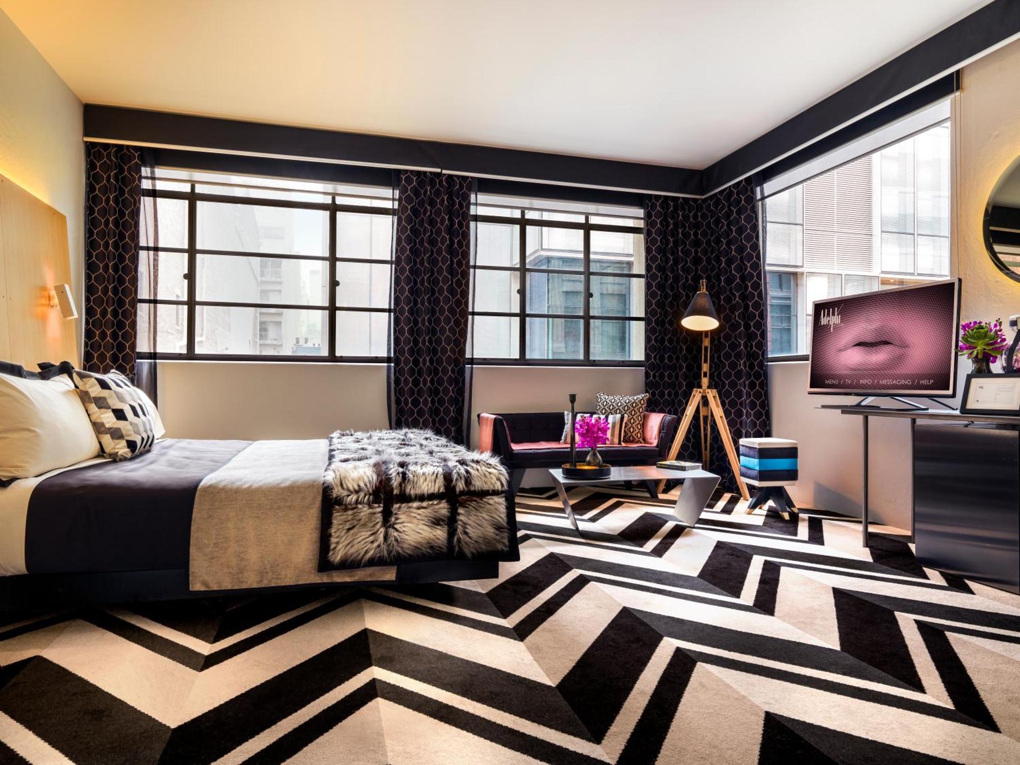 Deluxe King Suite