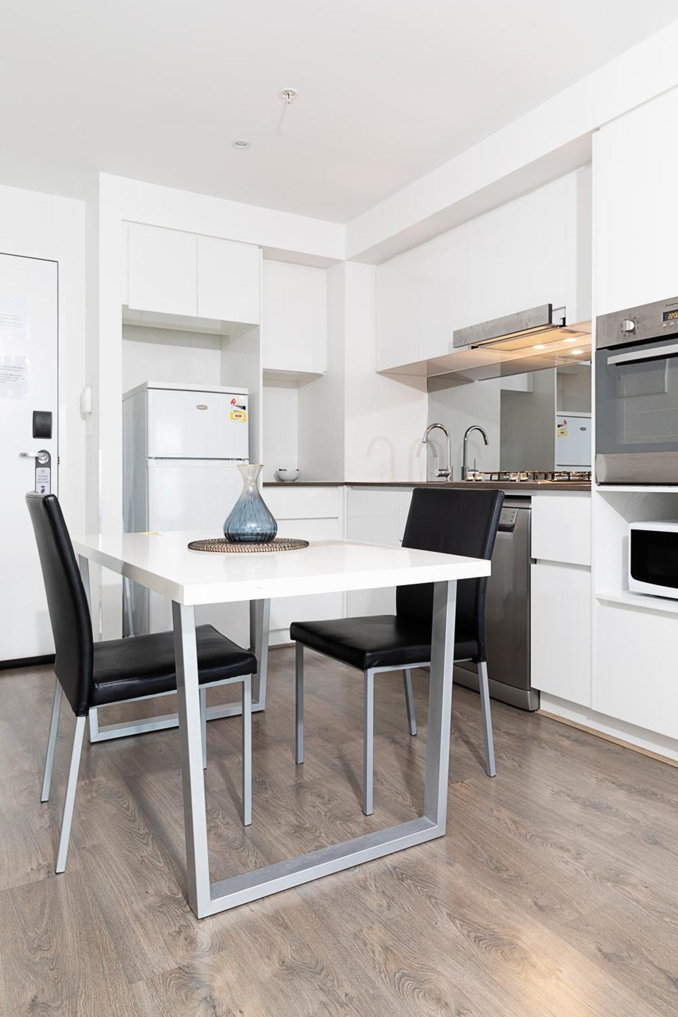 One Bedroom Apartment with Balcony,1212342805:JPEG