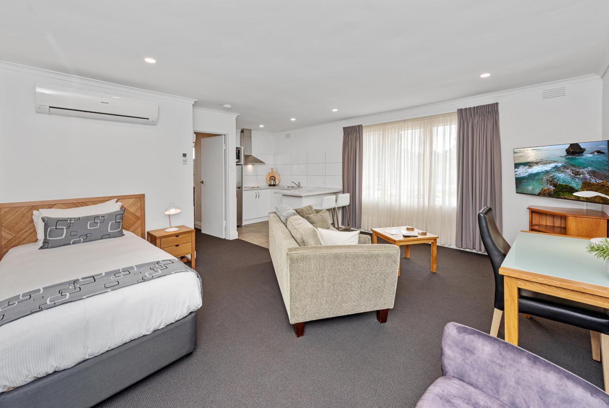 Superior One-Bedroom Apartment
