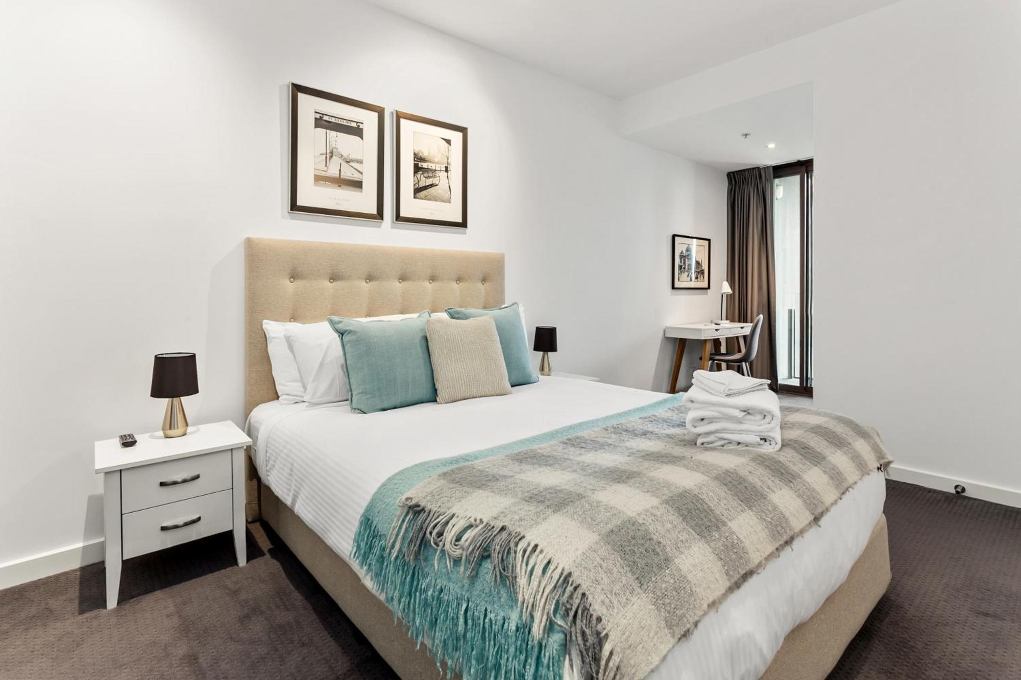 One-Bedroom Apartment City View
