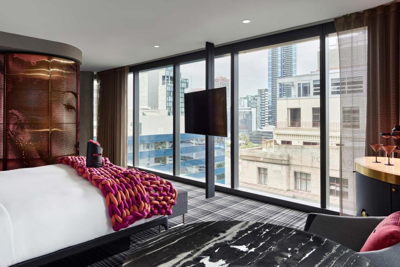 Premium Room Larger Guest Room 1 King Corner Room,1356368420:JPEG