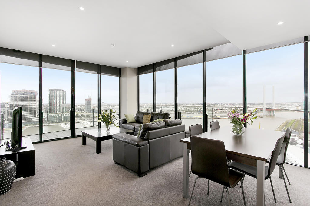 NewQuay Three-Bedroom Apartment Harbour View