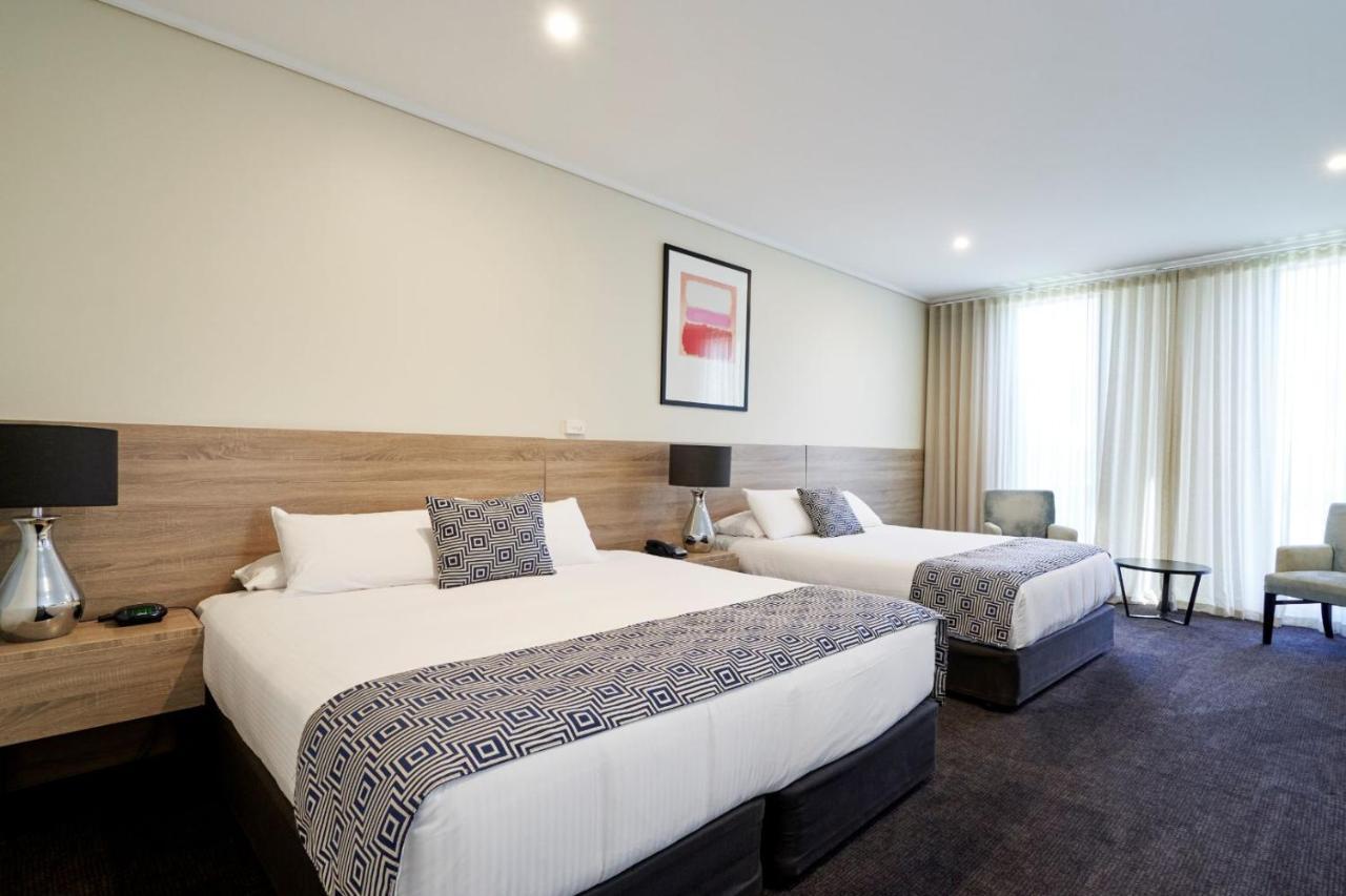 Twin Room,1555197856:JPEG