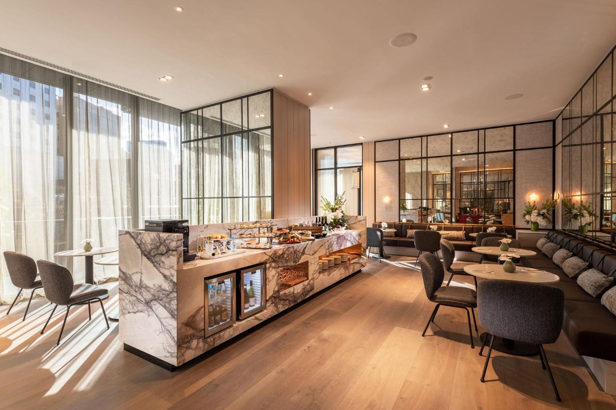 Junior Suite Includes Executive Lounge Access,1543070893:JPEG