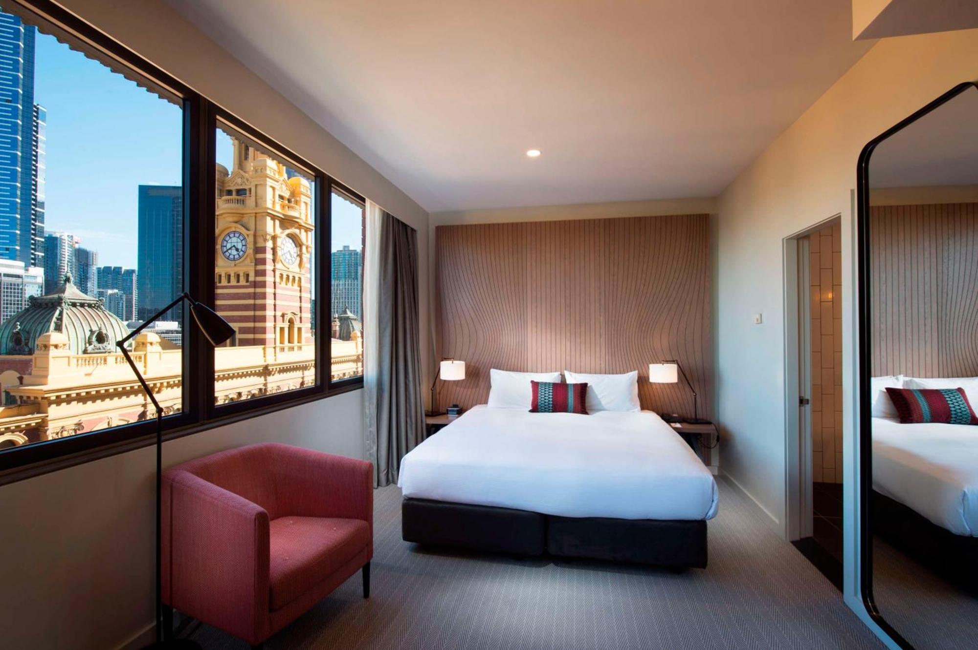 King Room with Flinders St Station View,1596019278:JPEG