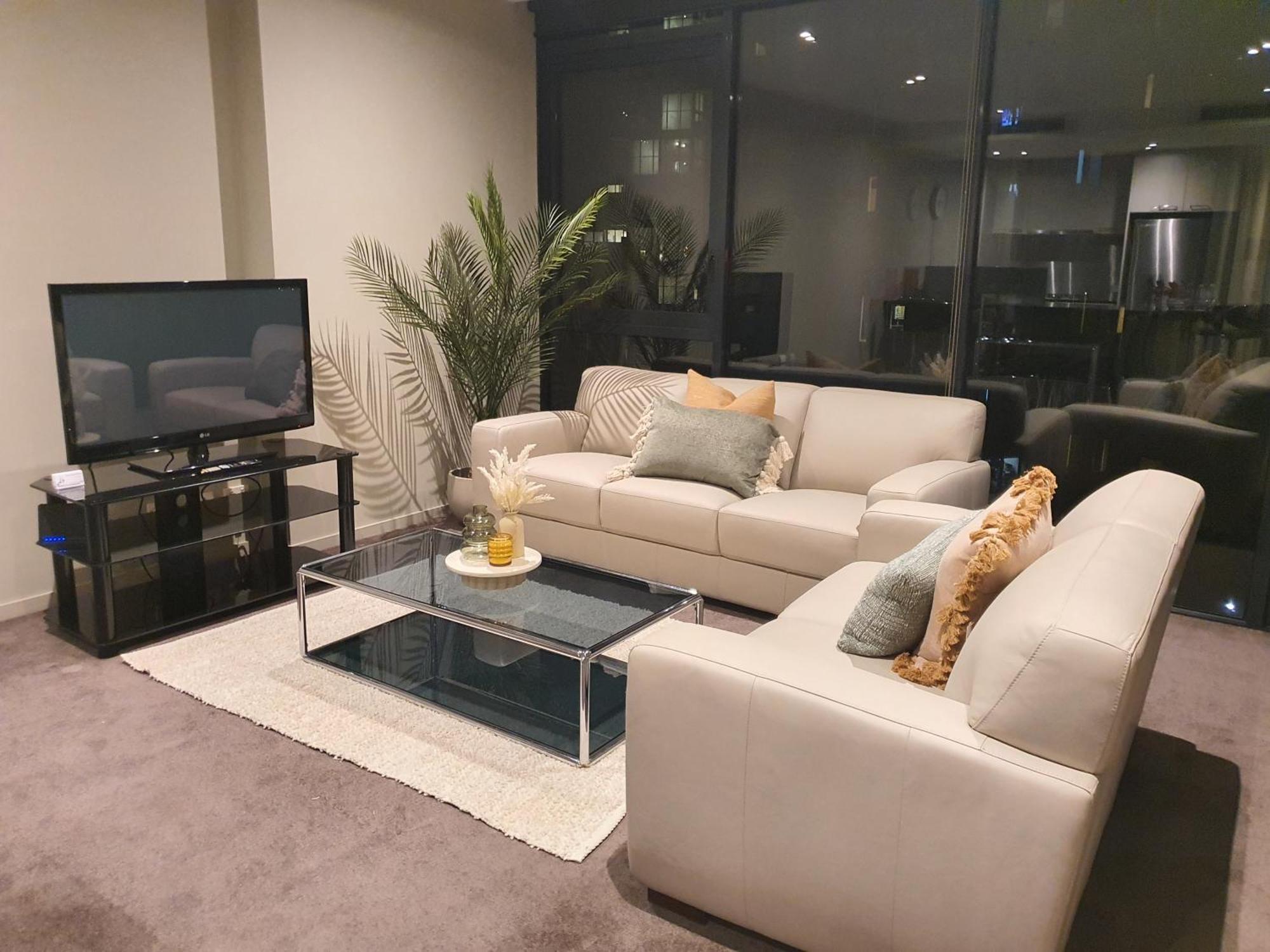 Deluxe 2 Bedroom 2 Bathroom Apartment View,1547127163:JPEG
