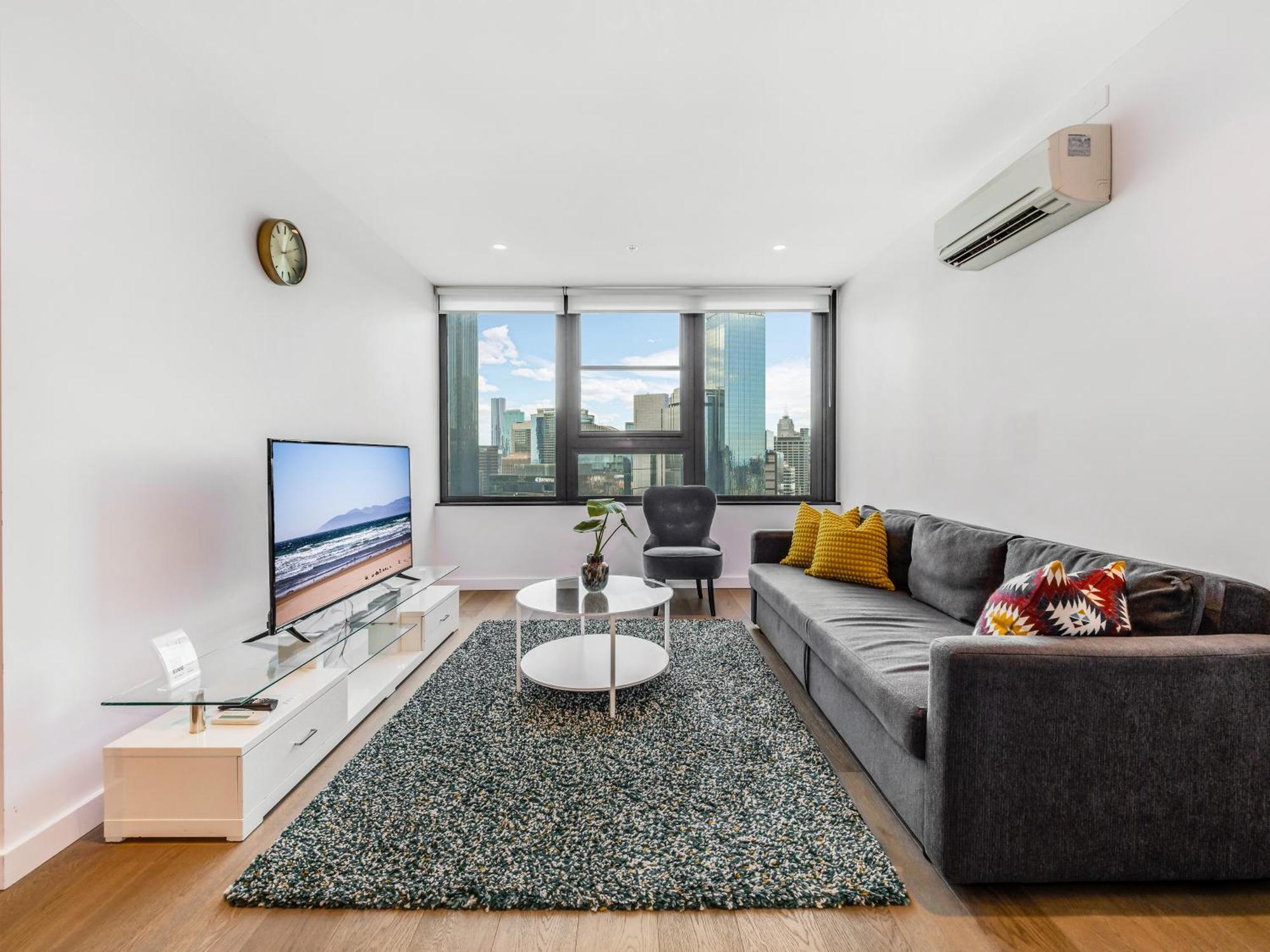Three-Bedroom Apartment City River views