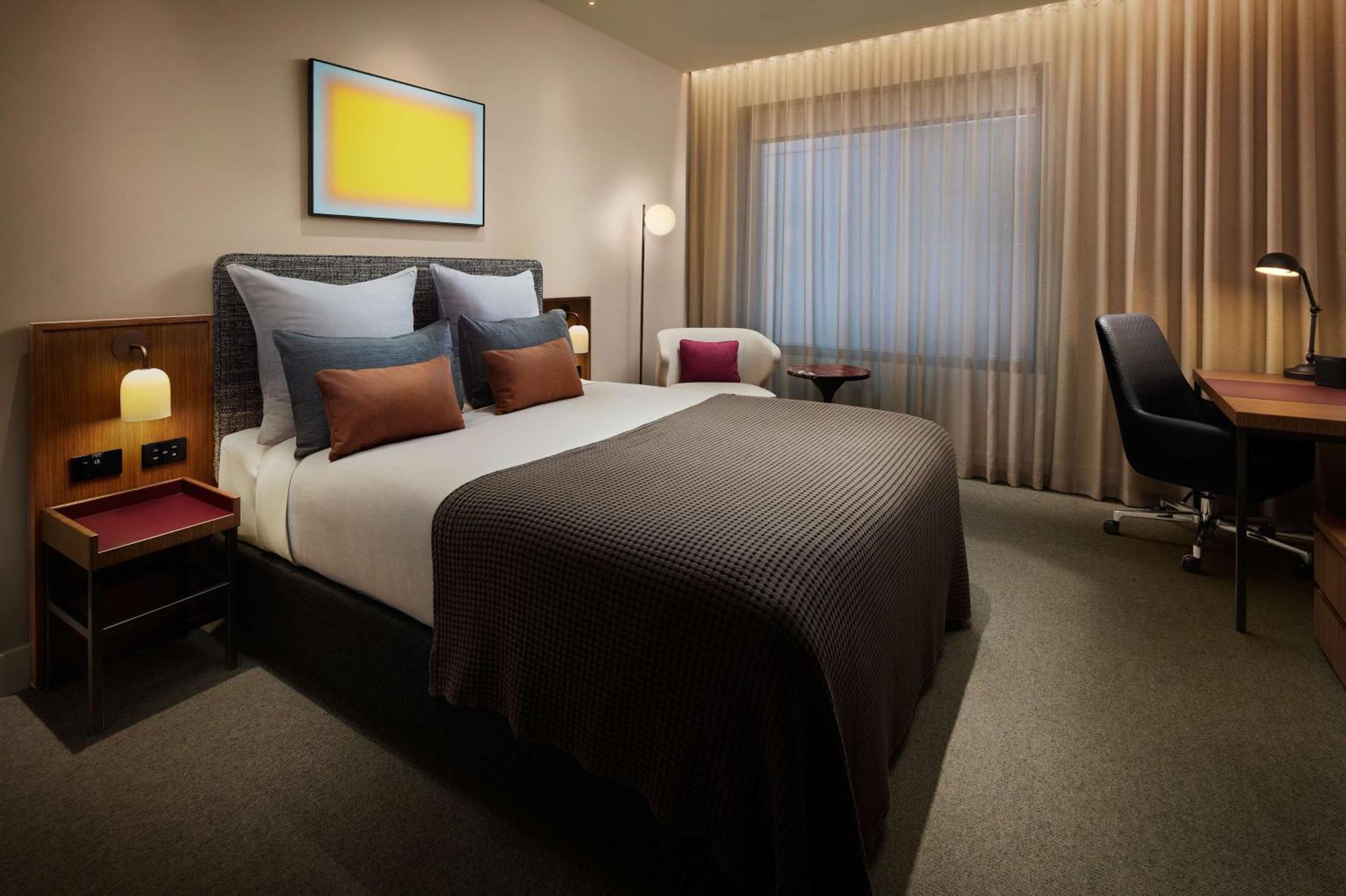 Queen Room