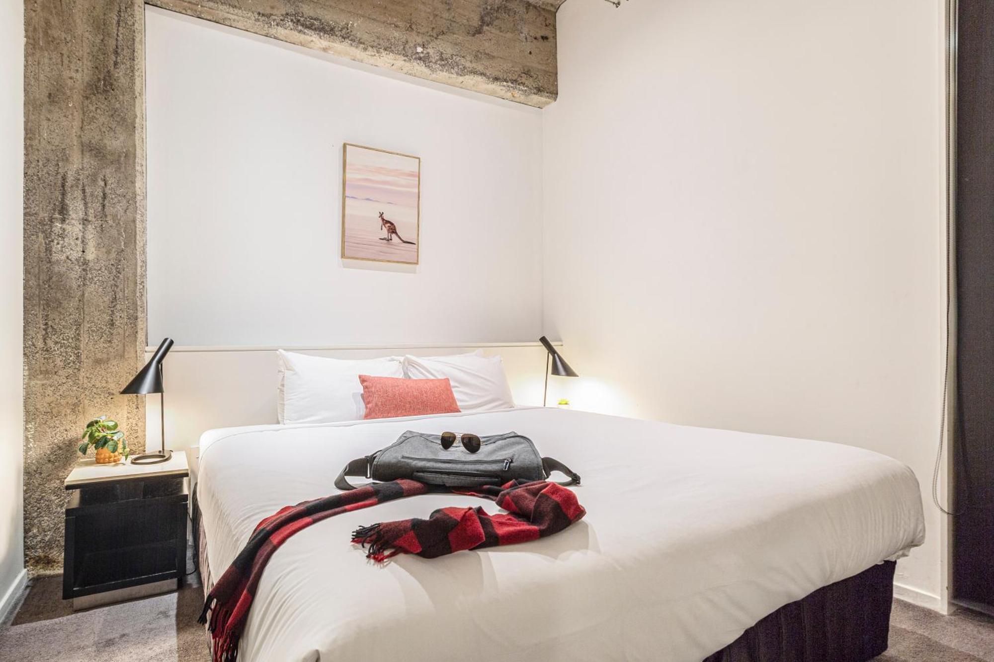 Superior One Bedroom Apartment