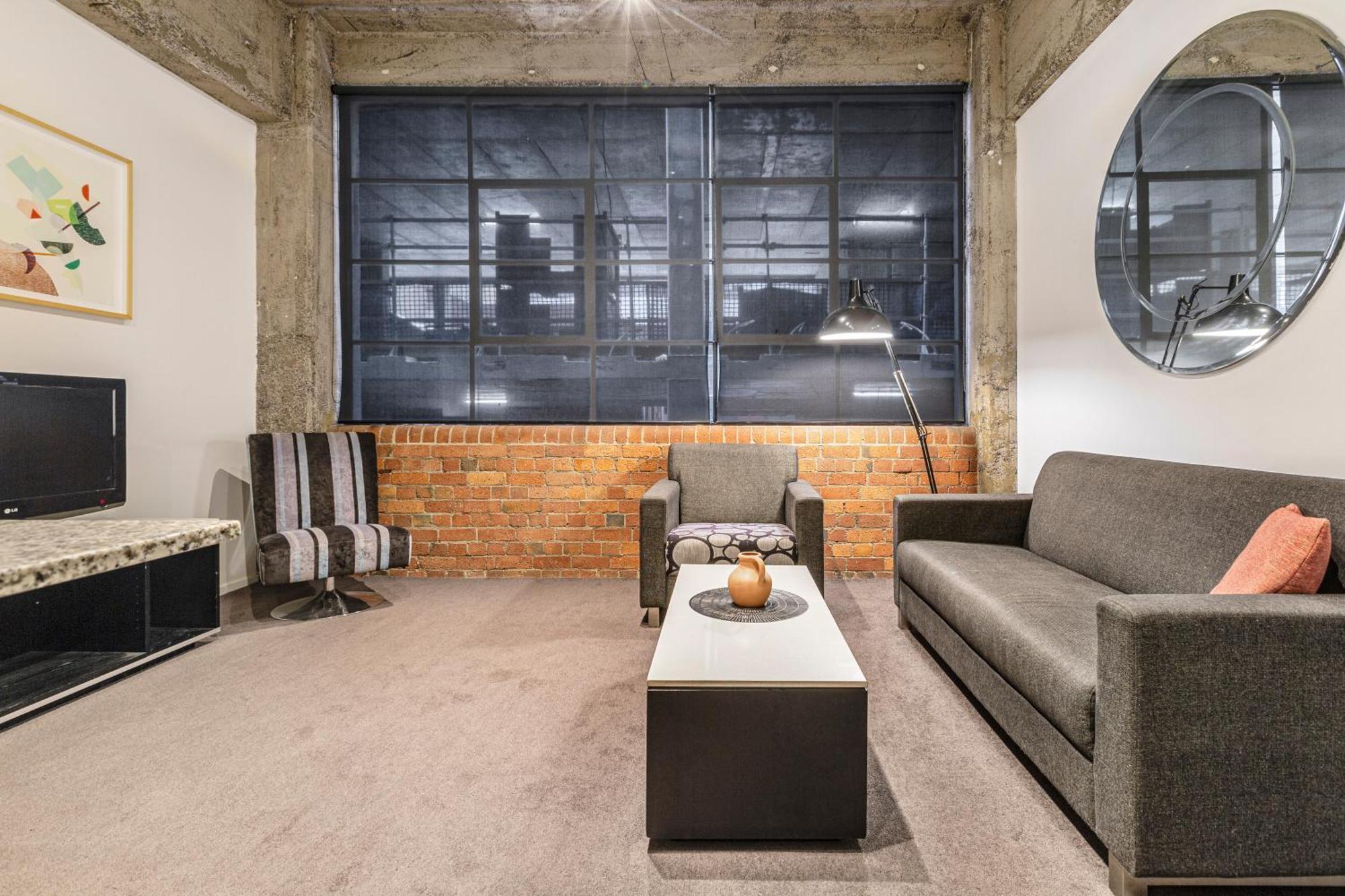 Superior One Bedroom Apartment