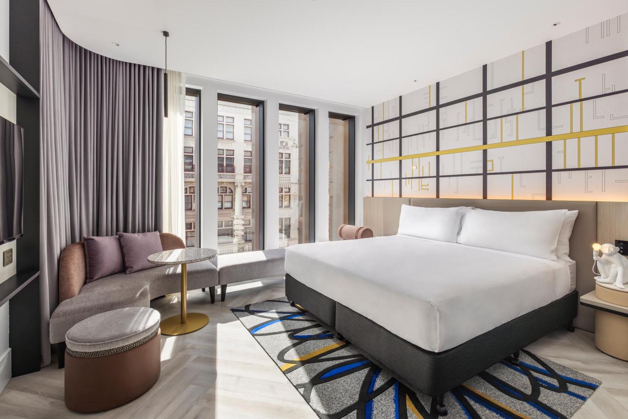 Standard King Room City View