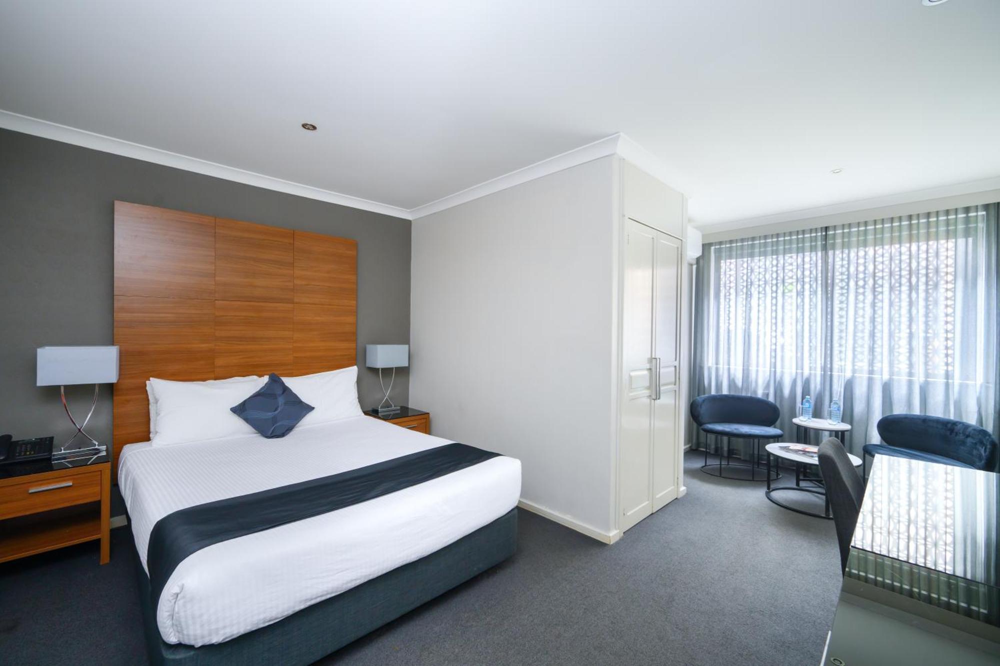 Executive Queen Room,1722937391:JPEG