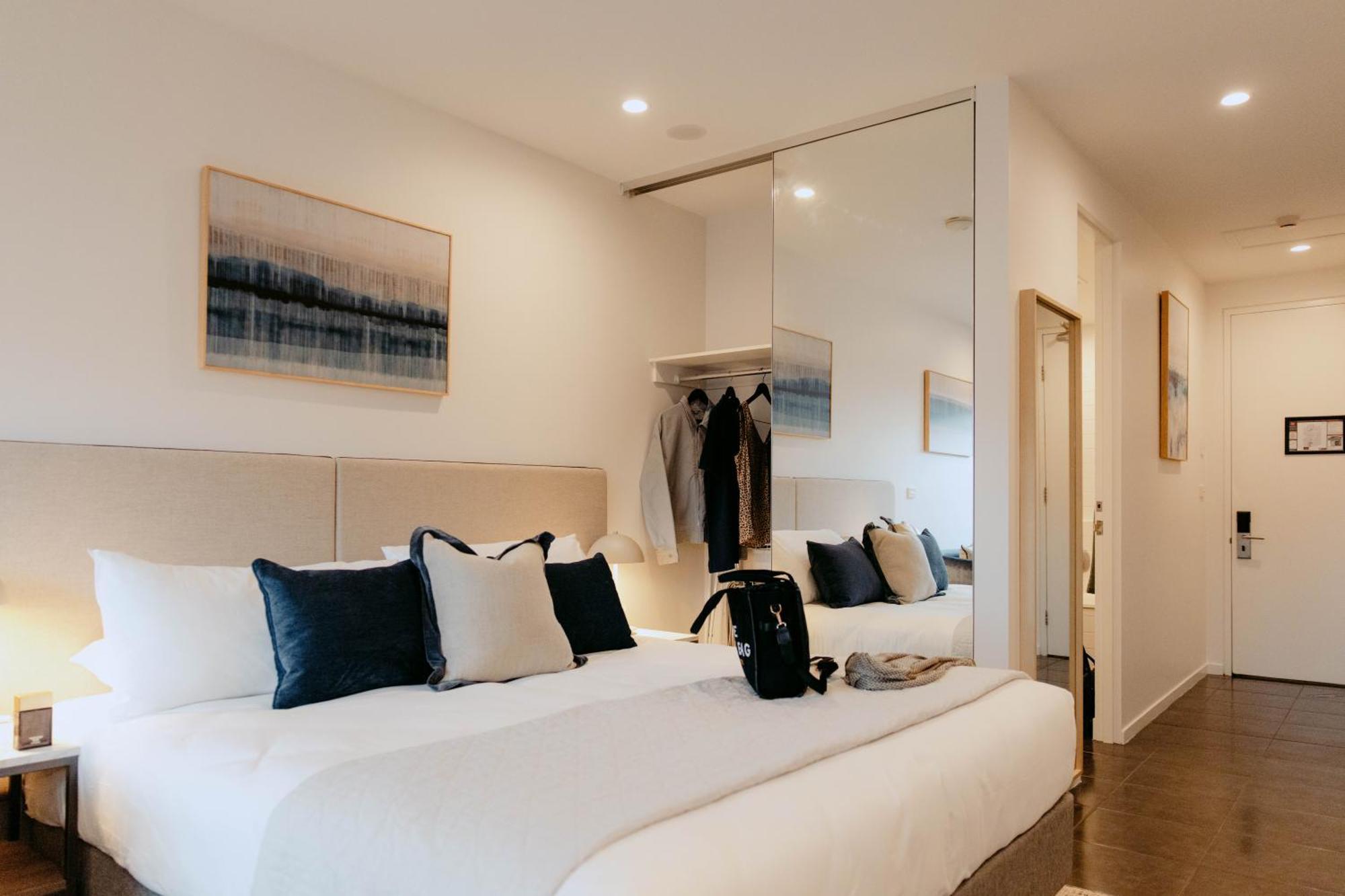 Studio Apartment,1758540086:JPEG