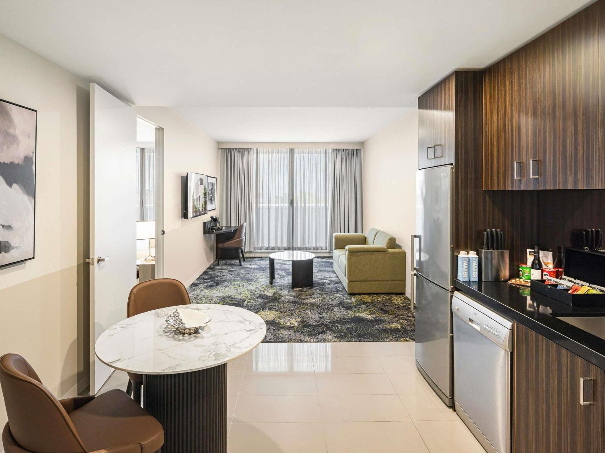Deluxe One-Bedroom King Apartment,1765321843:JPEG
