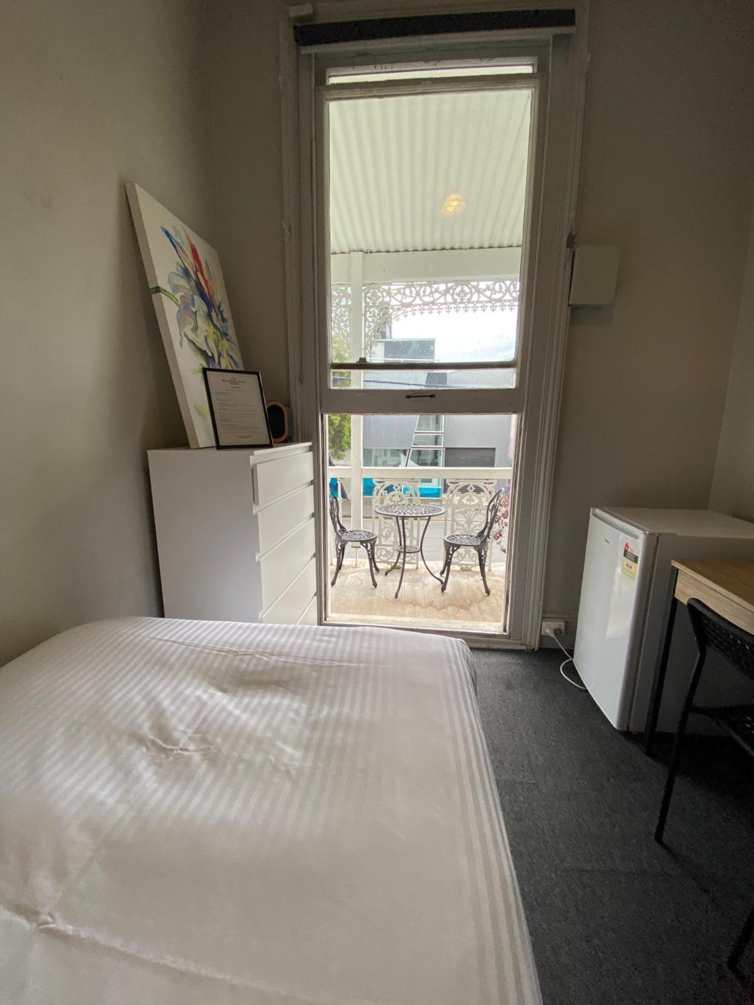 Single Room External Private Bathroom
