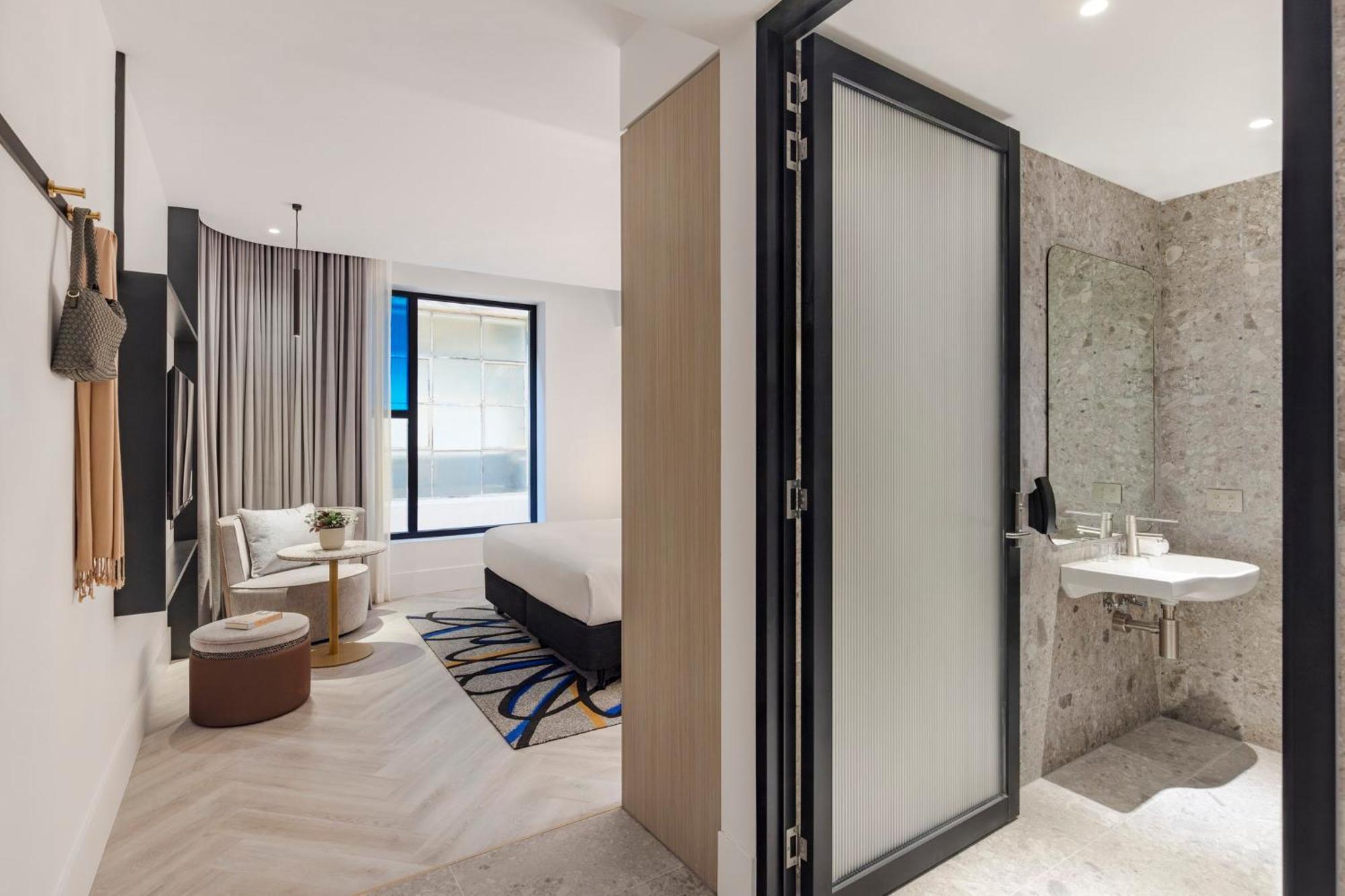 Standard King Room Accessible