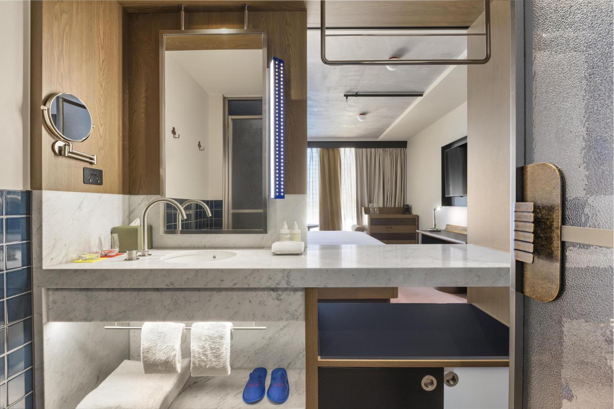 Traveller Room