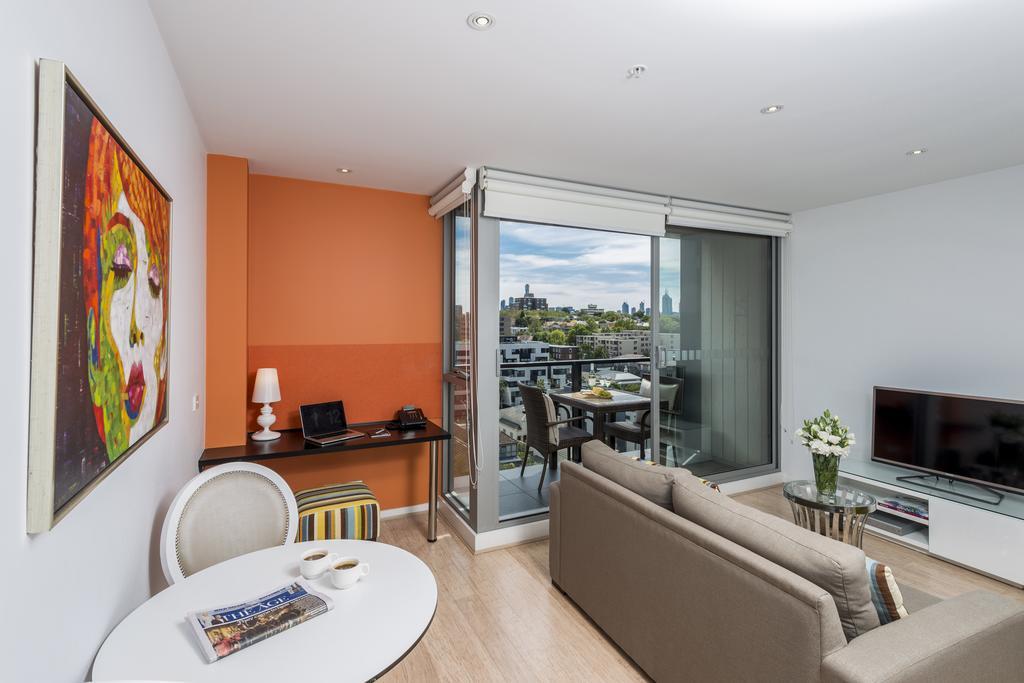One-Bedroom Apartment No Housekeeping