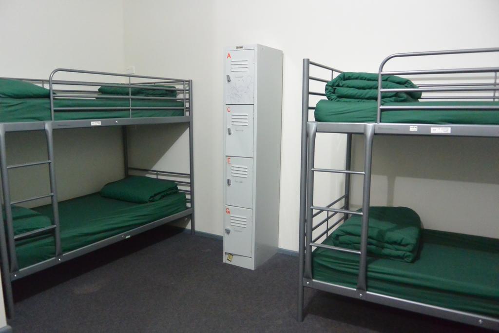 Posto Letto in Dormitorio Misto per 14 Persone con Bagno in Comune