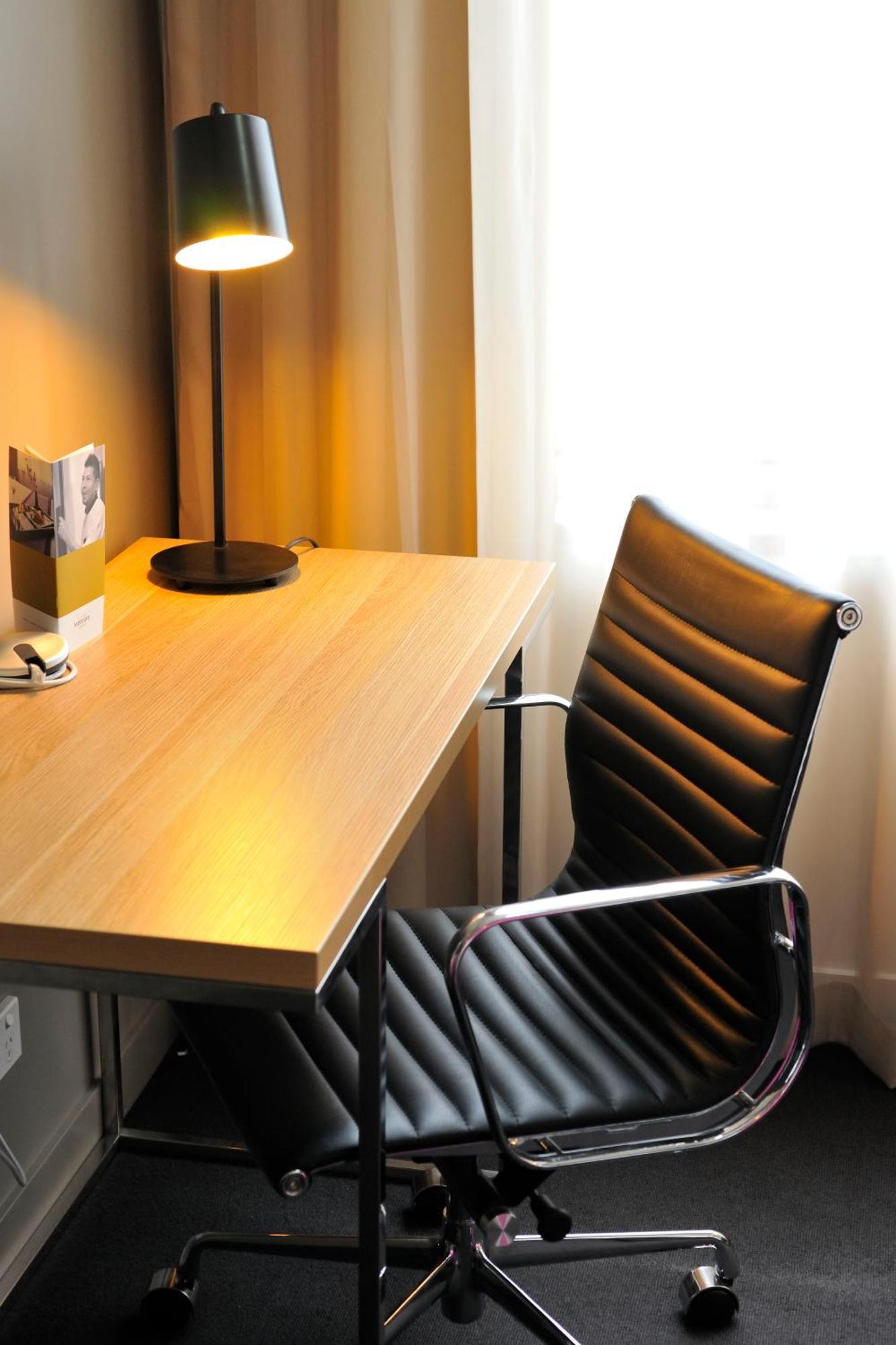 Standard Queen Studio