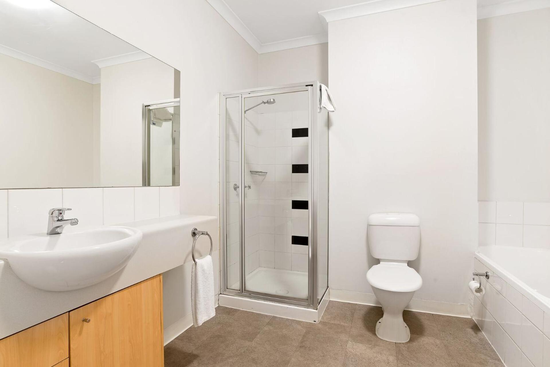 Standard One-Bedroom Apartment,695937978:JPEG