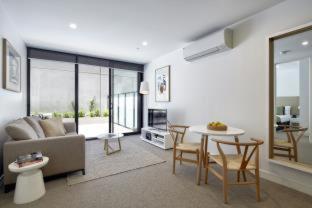 One-Bedroom Apartment Courtyard,708447397:JPEG