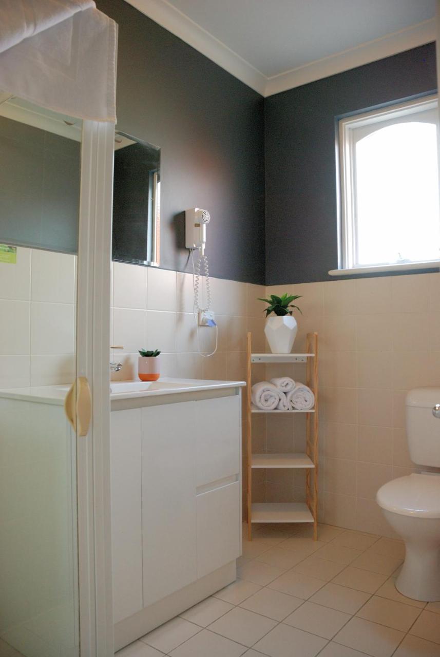 Twin Room,1219681837:JPEG