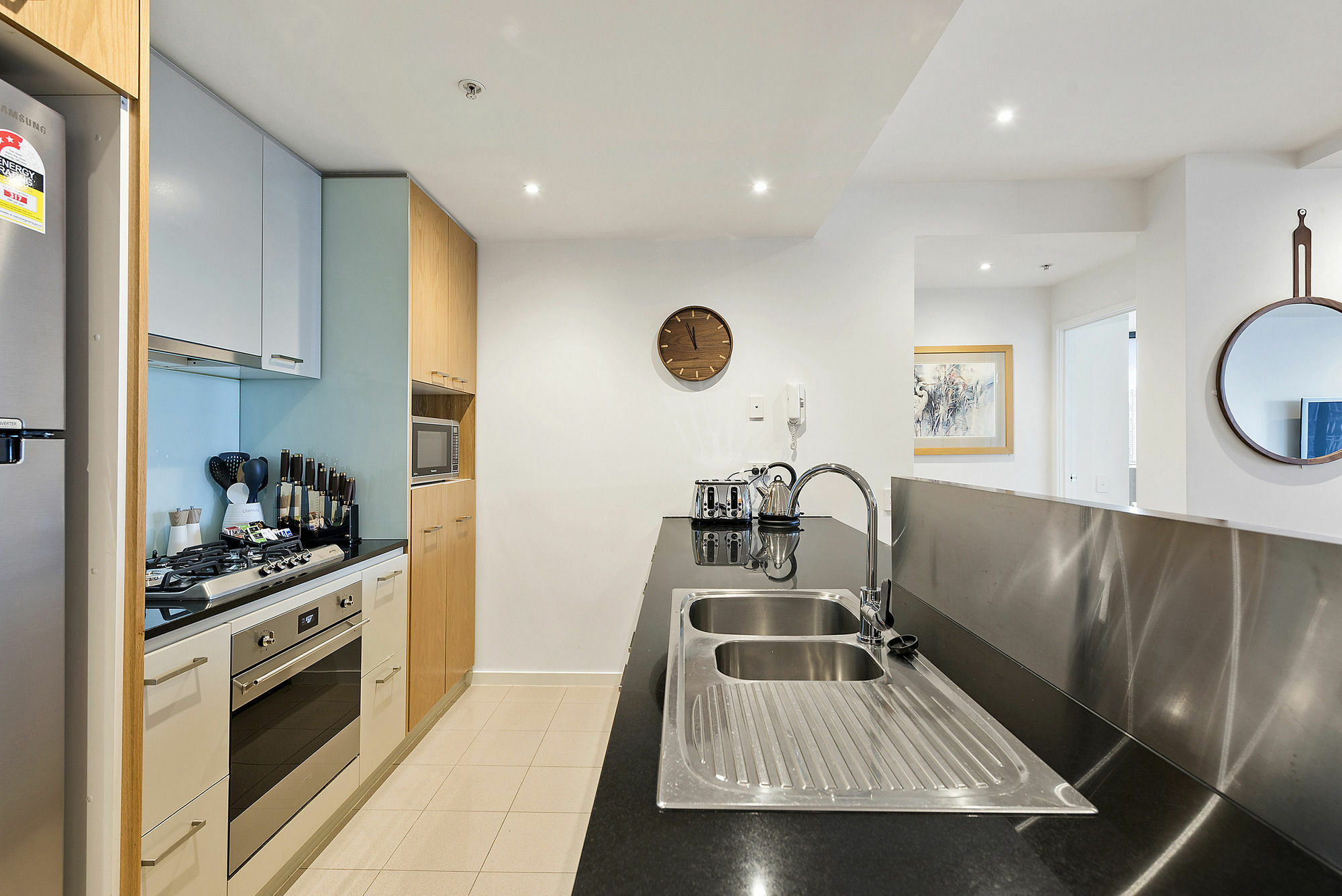 NewQuay Two-Bedroom Two-Bathroom Apartment Marina View