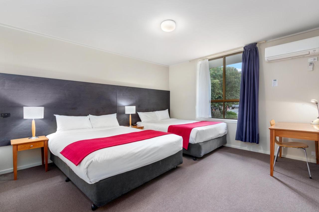 One-Bedroom Apartment Twin,926606953:JPEG