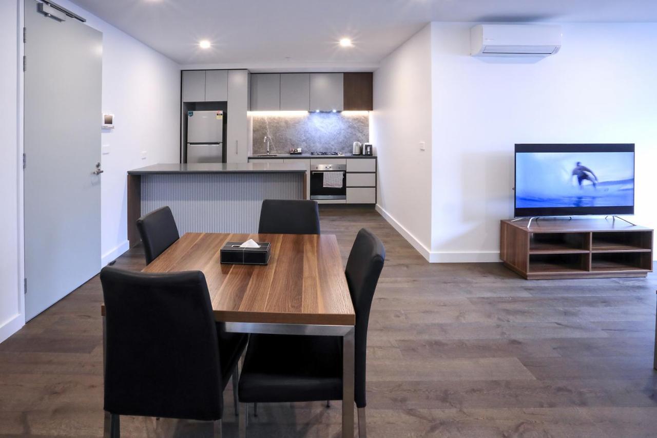 Executive Two Bedroom Apartment Balcony,941079364:JPEG