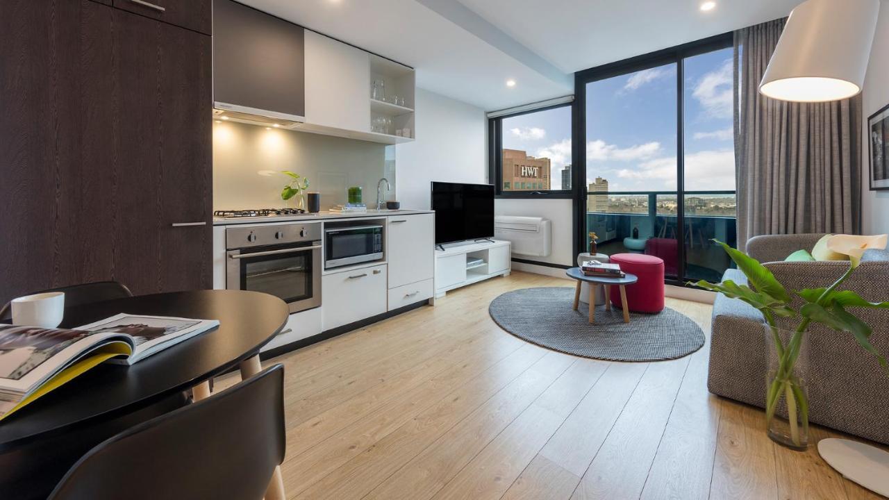 One-Bedroom View No Housekeeping