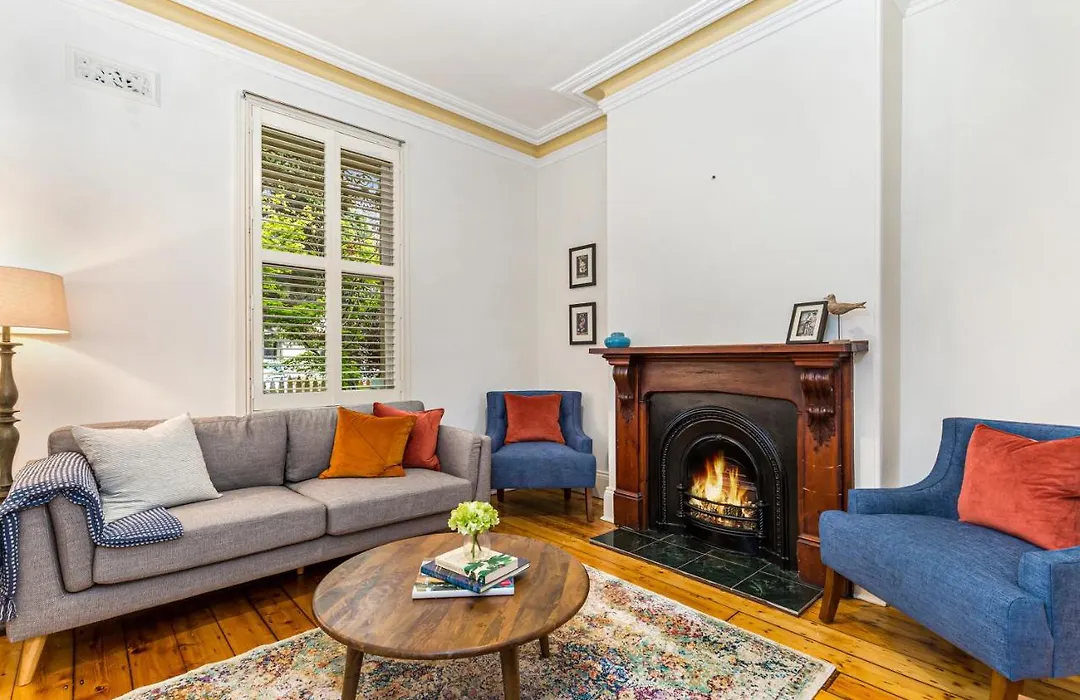 Madecomfy Spacious 3-Bed Terrace With Balcony-1