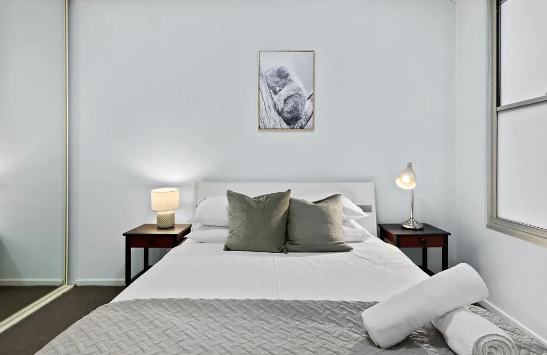 Spacious 2-Bed Apartment Steps From Albert Park-1