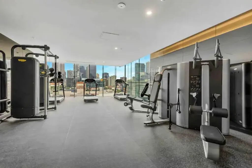 Comfy 2 Bed Apartment In The Heart Of Melbourne-1