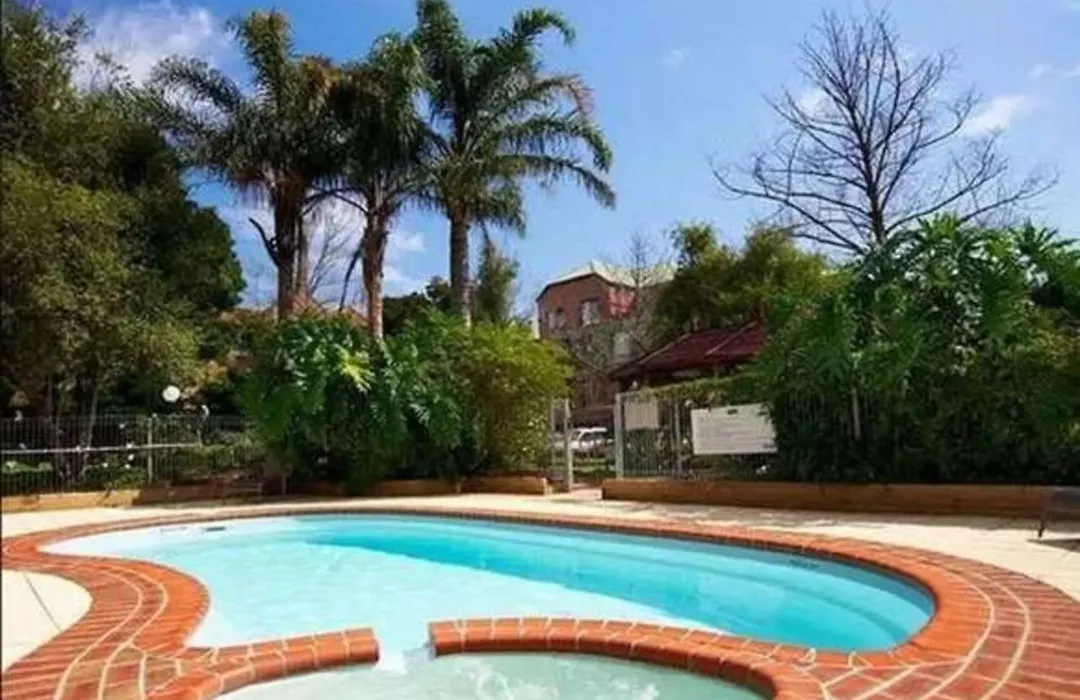 Luxury Spacious 2 Bedroom Fitzroy Apartment-1