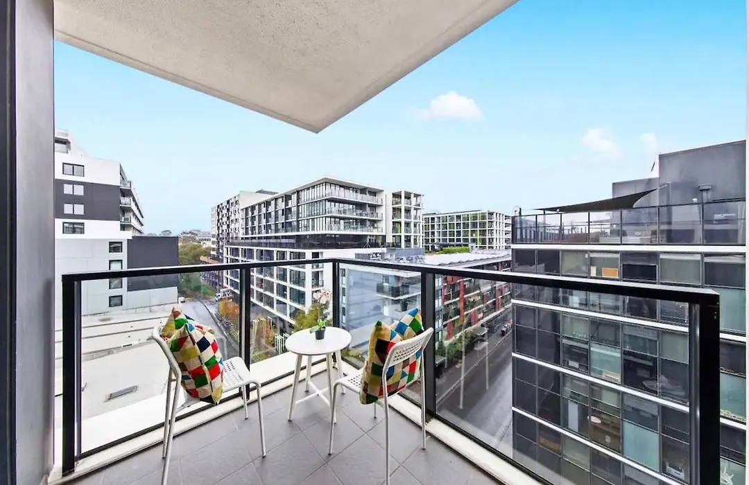A Spacious & Cozy 2Br Apt Next To The Yarra River-1
