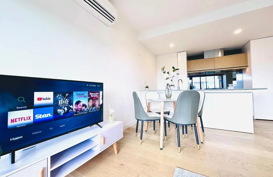 Spacious 1Br Richmond +Balcony +Shopping +Wifi-1