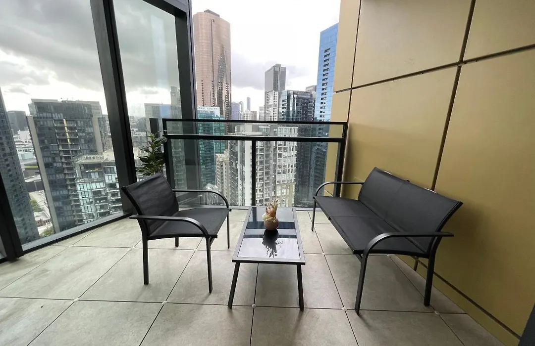 Stunning 2B Southbank Home With Balcony-1