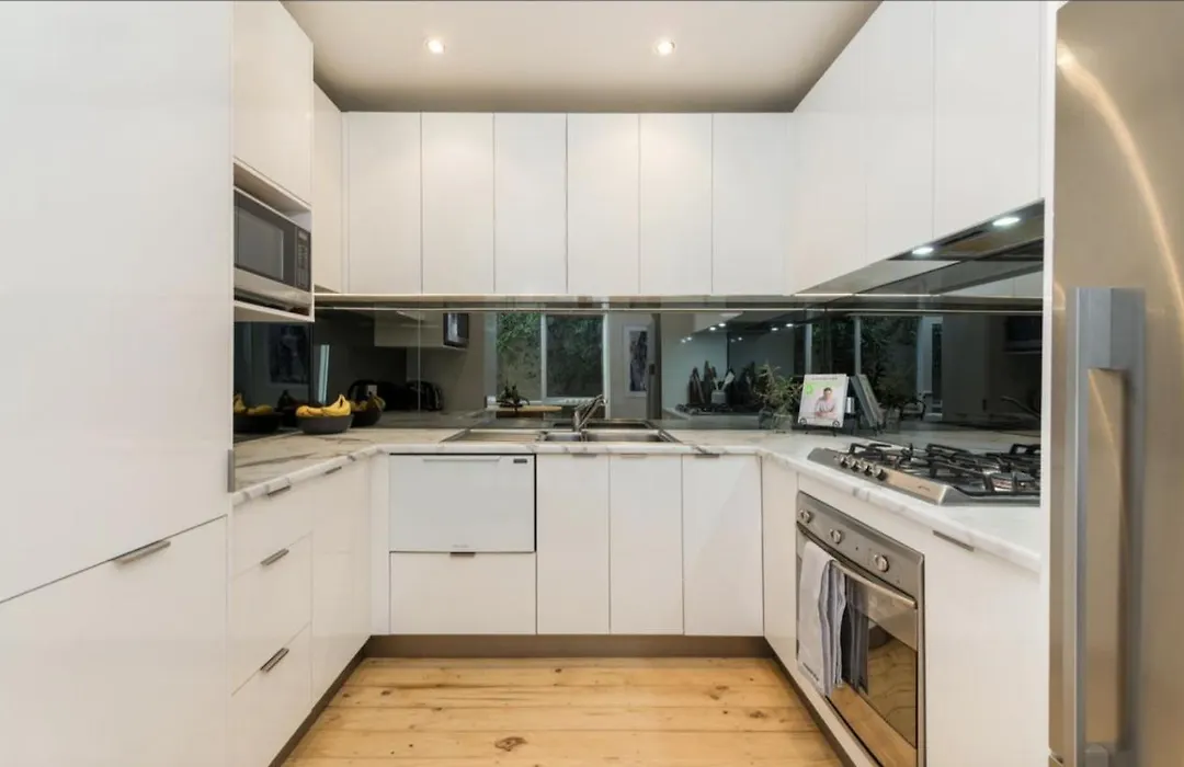 Beach And Village Lifestyle Living In Melbourne!-1