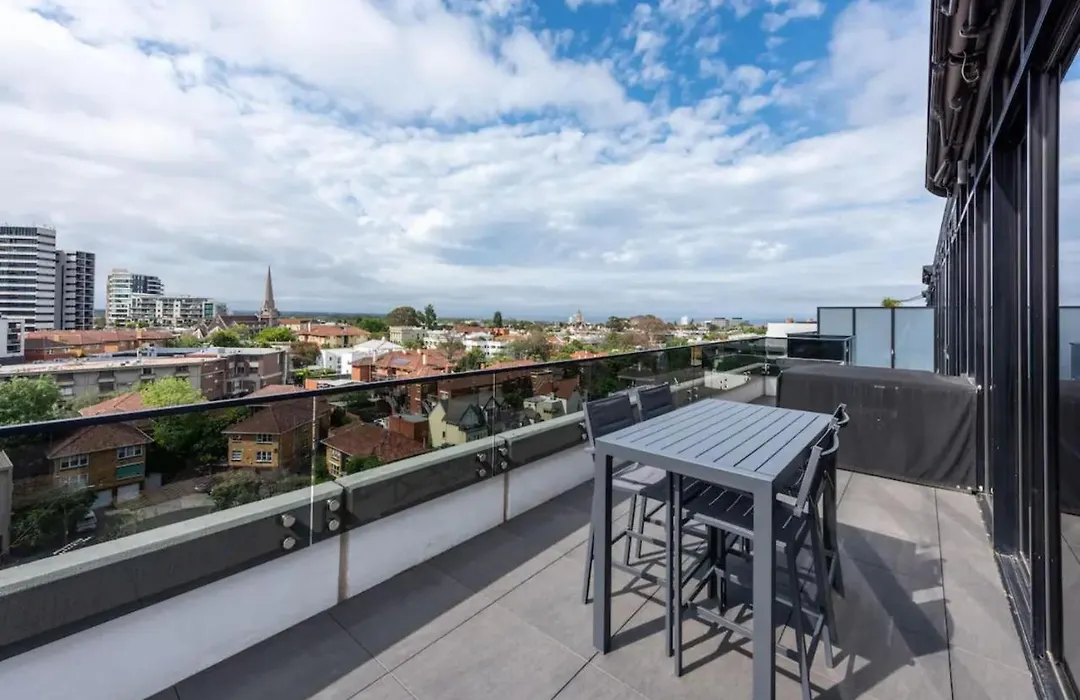 Luxury 3 Bedroom Penthouse With Bay And City View-1