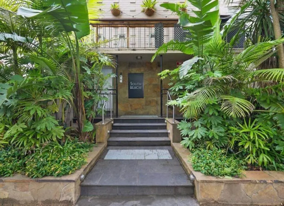 Modern Beach Oasis In Elwood Village-1