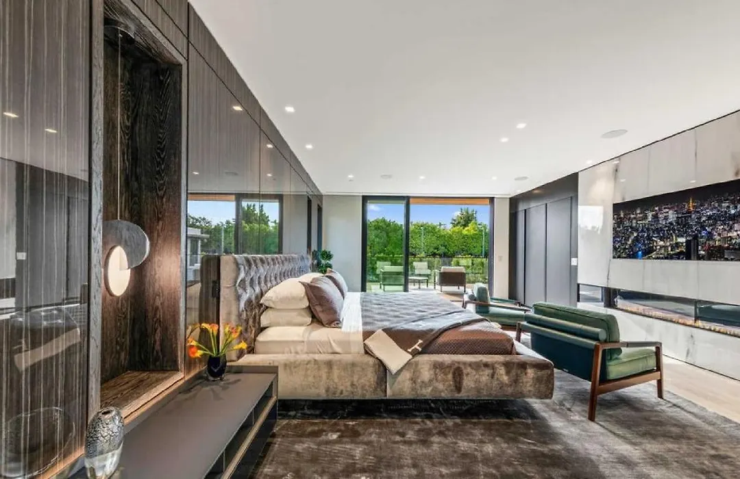 Contemporary Villa With Luxurious Facilities And Pool-1
