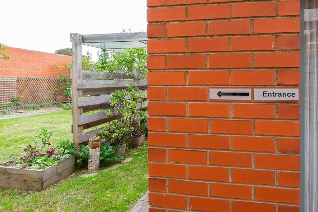 Private, Arty Self Contained Inner Melbourne Studio-1