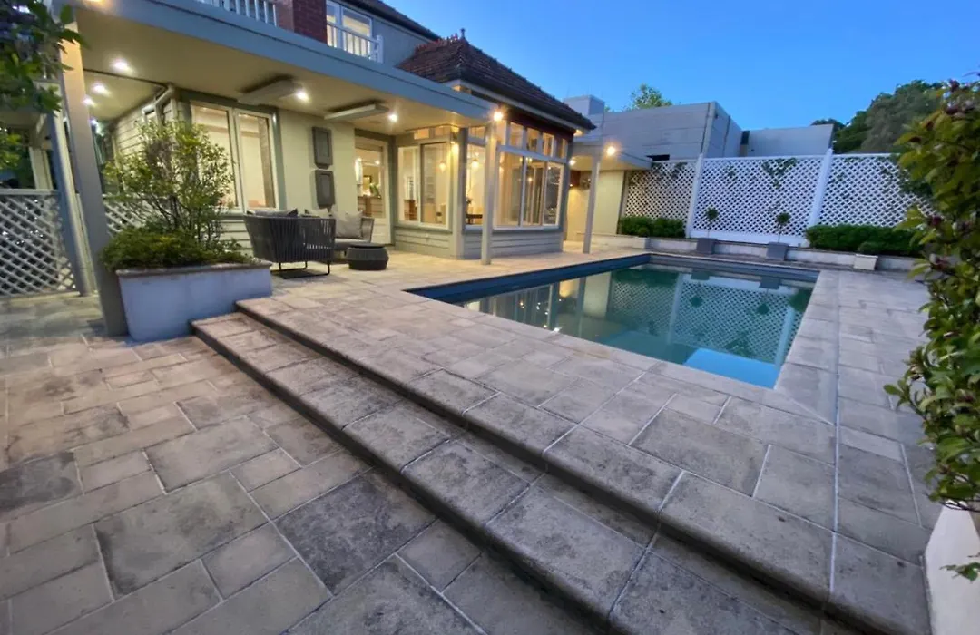 Holiday House In Canterbury With Pool-1