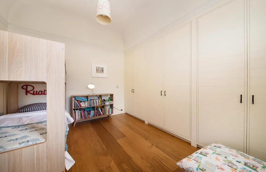 Bridport Place In South Melbourne-1