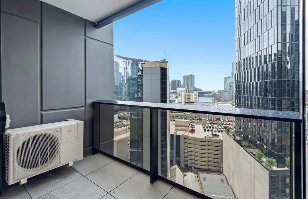 Elegant 2-Bed With Extensive Amenities And Views-1